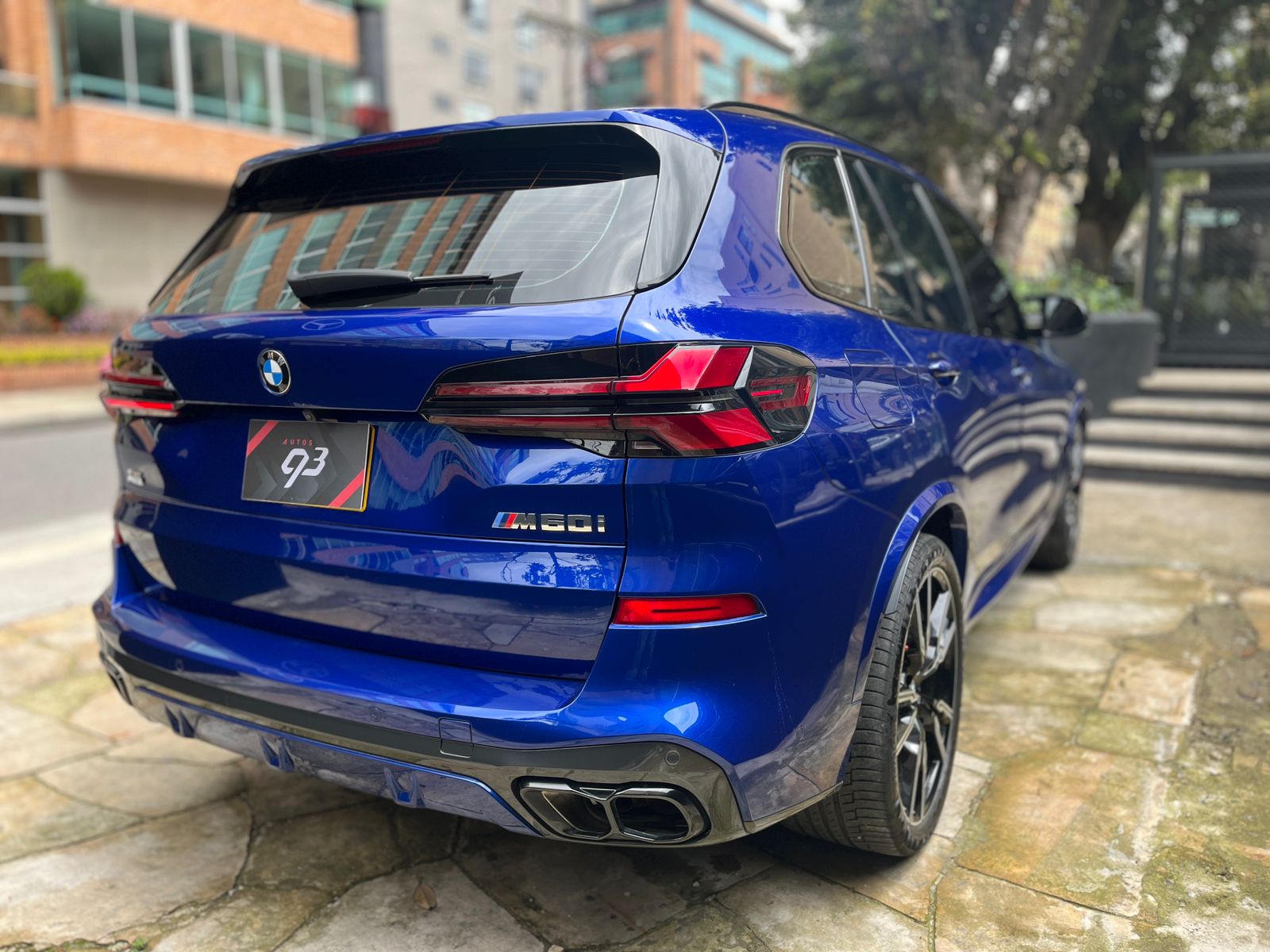 BMW X5 M60i xDrive Modelo 2024 - Autos 93