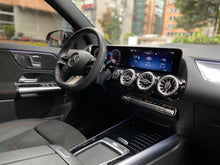 Cargar imagen en el visor de la galería, Mercedes-Benz GLA 250 4MATIC Hibrida Modelo 2025
