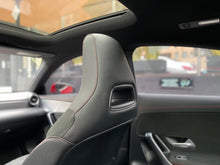 Cargar imagen en el visor de la galería, Mercedes-Benz CLA 180 Modelo 2020
