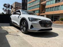 Cargar imagen en el visor de la galería, Audi E-Tron Sportback 55 Quattro Modelo 2022
