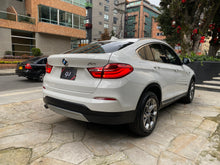 Cargar imagen en el visor de la galería, BMW X4 xDrive20I Modelo 2016
