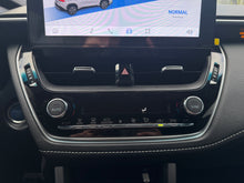 Cargar imagen en el visor de la galería, Toyota Corolla Cross Híbrida SEG Modelo 2026
