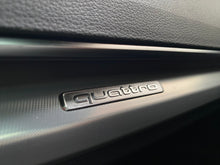 Cargar imagen en el visor de la galería, Audi Q5 Sportback Híbrida Modelo 2023

