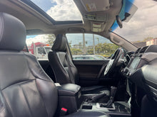 Cargar imagen en el visor de la galería, Toyota Prado TXL Modelo 2014
