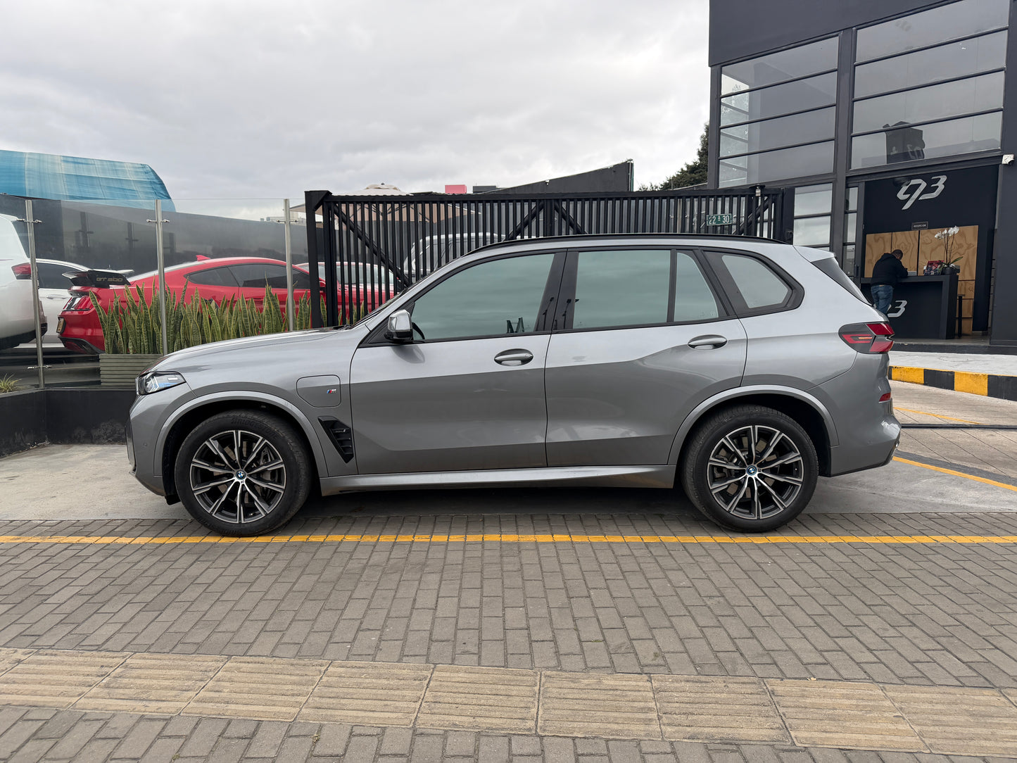 BMW X5 xDrive50e Modelo 2024 - Autos 93