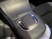Cargar imagen en el visor de la galería, Mercedes-Benz GLC 300E Coupé Modelo 2022
