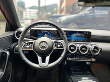 Cargar imagen en el visor de la galería, Mercedes-Benz A 200 HatchBack Modelo 2020
