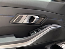 Cargar imagen en el visor de la galería, BMW 330I Paquete M Modelo 2022
