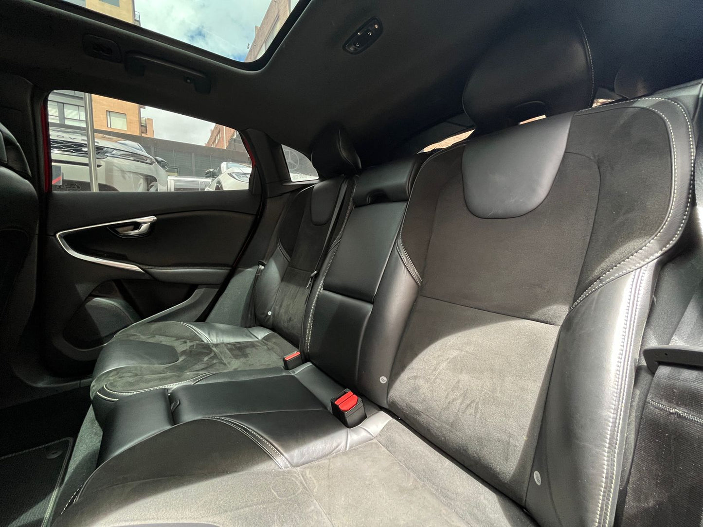 Volvo V40 T4 R-Design Modelo 2019