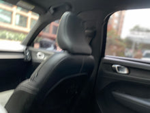 Cargar imagen en el visor de la galería, Volvo XC40 T4 Modelo 2019
