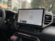 Cargar imagen en el visor de la galería, Toyota Sequoia SR5 Sport Modelo 2025
