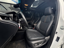 Cargar imagen en el visor de la galería, Toyota Corolla Cross Híbrida SEG Modelo 2026
