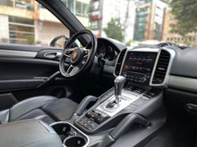 Cargar imagen en el visor de la galería, Porsche Cayenne S Modelo 2017
