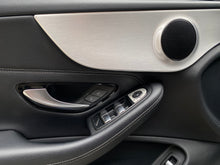 Cargar imagen en el visor de la galería, Mercedes-Benz C200 Cabriolet Modelo 2017

