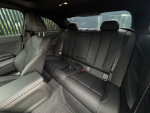 Cargar imagen en el visor de la galería, BMW M240i Modelo 2026
