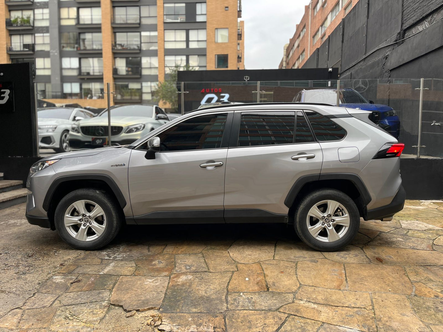 Toyota RAV4 Hybrid Modelo 2021 - Autos 93