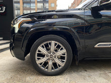 Cargar imagen en el visor de la galería, Toyota Sequoia Capstone Hibrida Blindada Modelo 2024
