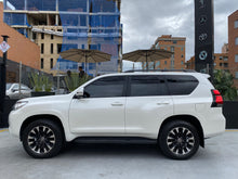Cargar imagen en el visor de la galería, Toyota Prado TXL Modelo 2018
