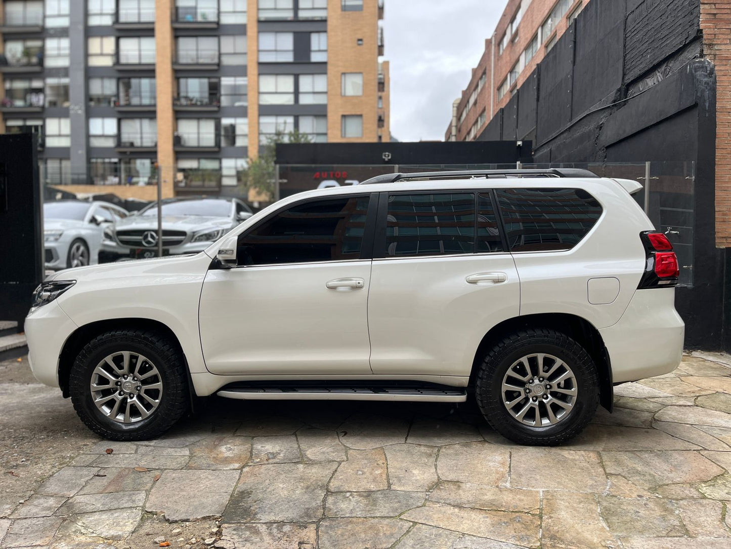 Toyota Prado VX Blindada Modelo 2020 - Autos 93