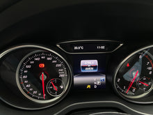 Cargar imagen en el visor de la galería, Mercedes-Benz GLA 200 Modelo 2018
