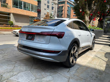 Cargar imagen en el visor de la galería, Audi E-Tron Sportback 55 Quattro Modelo 2022
