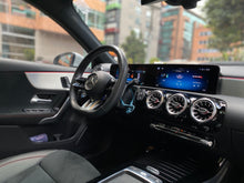 Cargar imagen en el visor de la galería, Mercedes-Benz AMG A35 4MATIC Híbrido Modelo 2023
