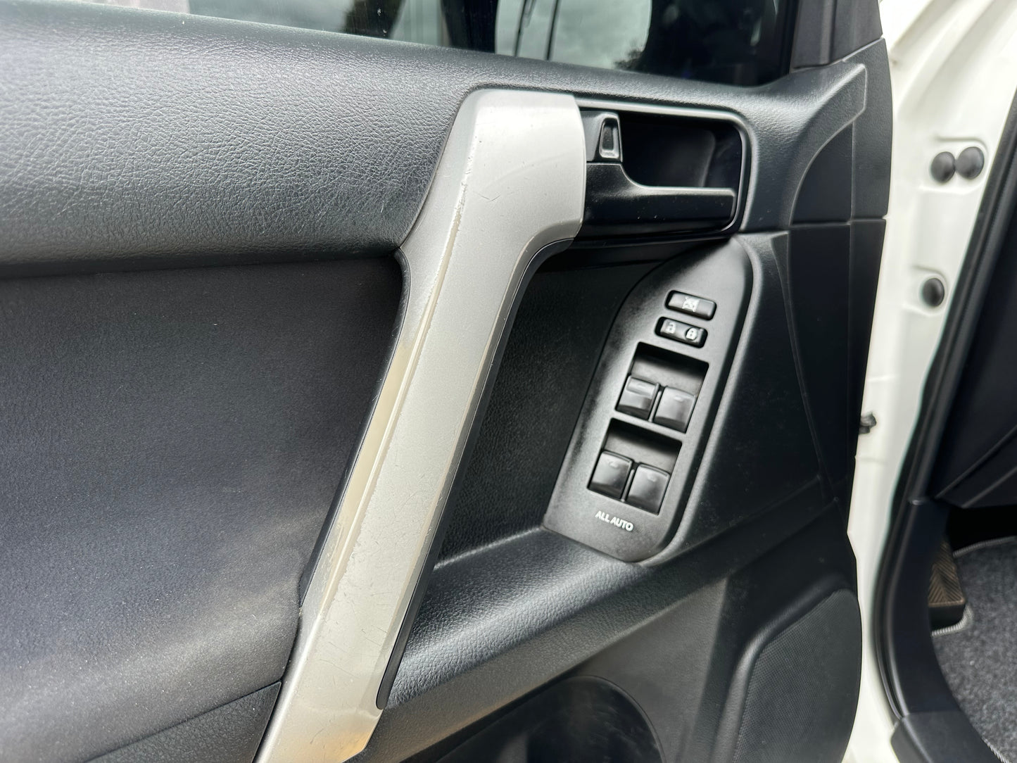 TOYOTA LAND CRUISER PRADO TX-L II (2018)

139.903 km | 🛢️ Diésel | 7 pasajeros