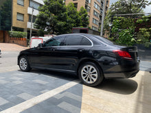 Cargar imagen en el visor de la galería, Mercedes-Benz C200 Modelo 2020
