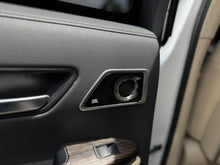 Cargar imagen en el visor de la galería, Toyota LC300 VX-R Diésel Modelo 2024
