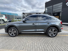 Cargar imagen en el visor de la galería, Audi Q5 Sportback Híbrida S-Line Modelo 2024
