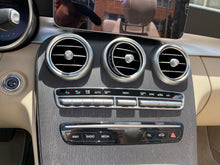 Cargar imagen en el visor de la galería, Mercedes-Benz C200 Cabriolet Modelo 2019
