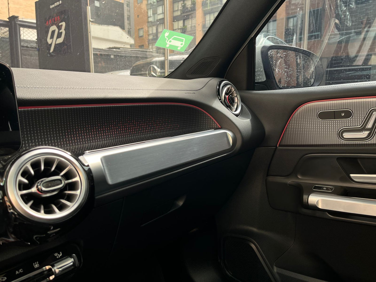 Mercedes Benz EQB260 Modelo 2024