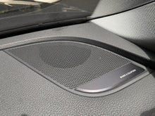 Cargar imagen en el visor de la galería, Audi A4 40 TFSI Hibrido Unique Edition Modelo 2023
