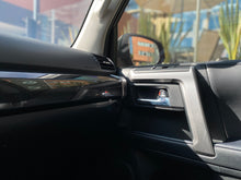 Cargar imagen en el visor de la galería, Toyota 4Runner SR5 Modelo 2023
