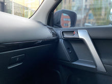 Cargar imagen en el visor de la galería, Toyota Prado TXL Modelo 2024
