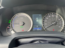 Cargar imagen en el visor de la galería, Lexus RX450h AWD Performance Híbrida

Modelo 2022
