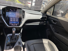 Cargar imagen en el visor de la galería, Subaru Crosstrek ES Modelo 2024
