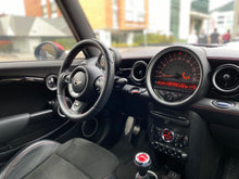 Cargar imagen en el visor de la galería, Mini John Cooper Works GP Modelo 2013
