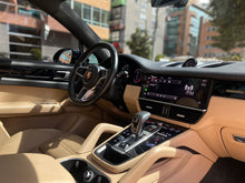 Cargar imagen en el visor de la galería, Porsche Cayenne Coupe Modelo 2022
