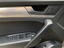 Cargar imagen en el visor de la galería, Audi Q5 Sportback Híbrida Modelo 2023

