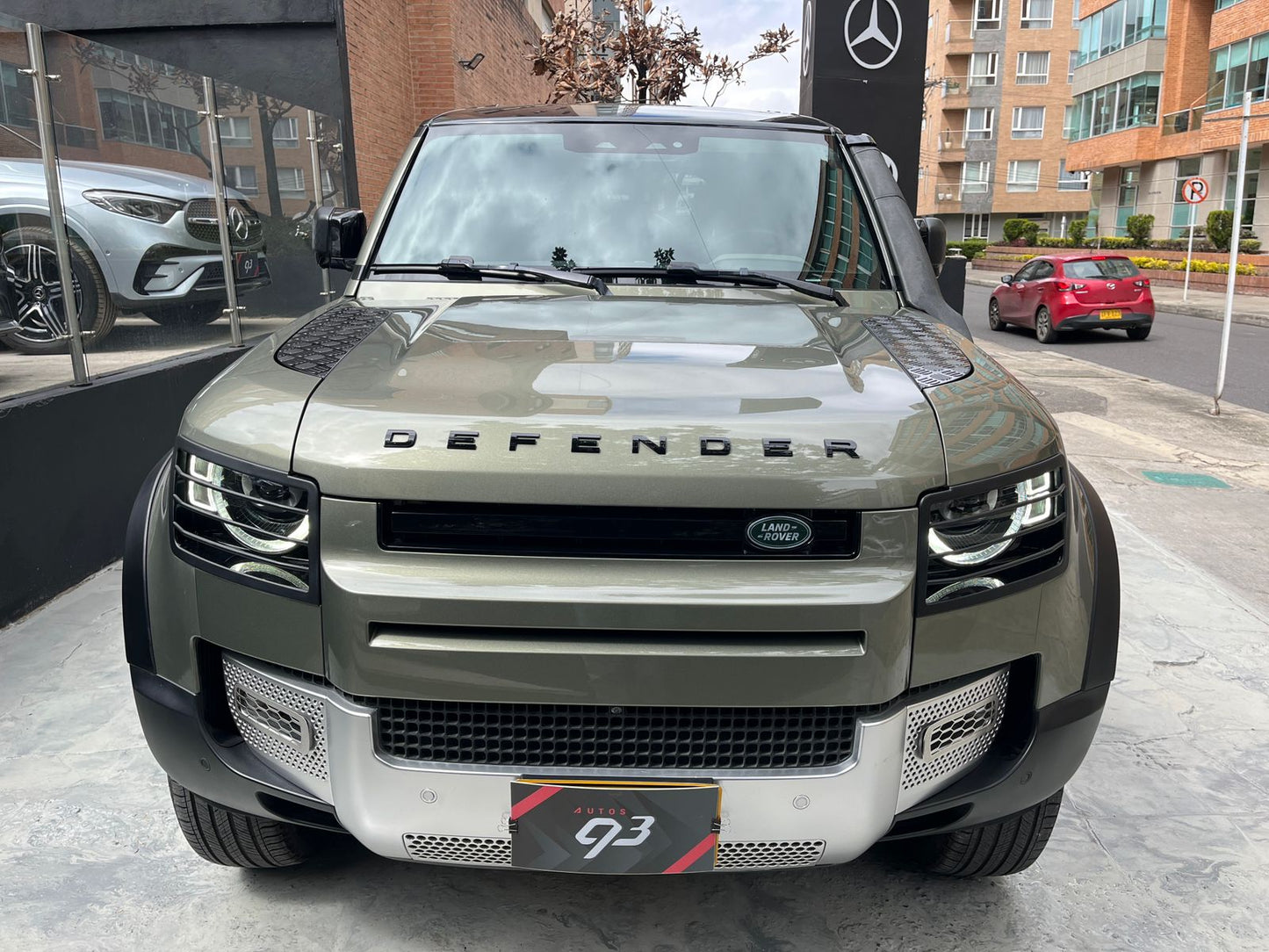 Land Rover Defender First Edition Modelo 2021