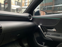 Cargar imagen en el visor de la galería, Mercedes-Benz A200 Hatchback Modelo 2022
