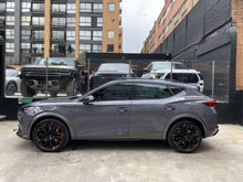 Cargar imagen en el visor de la galería, Cupra Formentor Híbrido Modelo 2024
