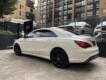 Cargar imagen en el visor de la galería, Mercedes-Benz CLA 180 Modelo 2019
