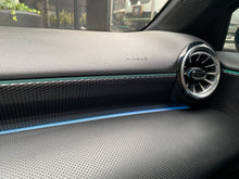 Cargar imagen en el visor de la galería, Mercedes-Benz A200 Hatchback Modelo 2022
