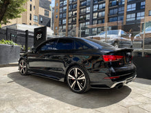 Cargar imagen en el visor de la galería, Audi RS3 Sedán Modelo 2018
