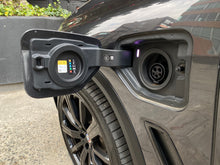 Cargar imagen en el visor de la galería, BMW X5 xDrive45E Blindada Modelo 2022
