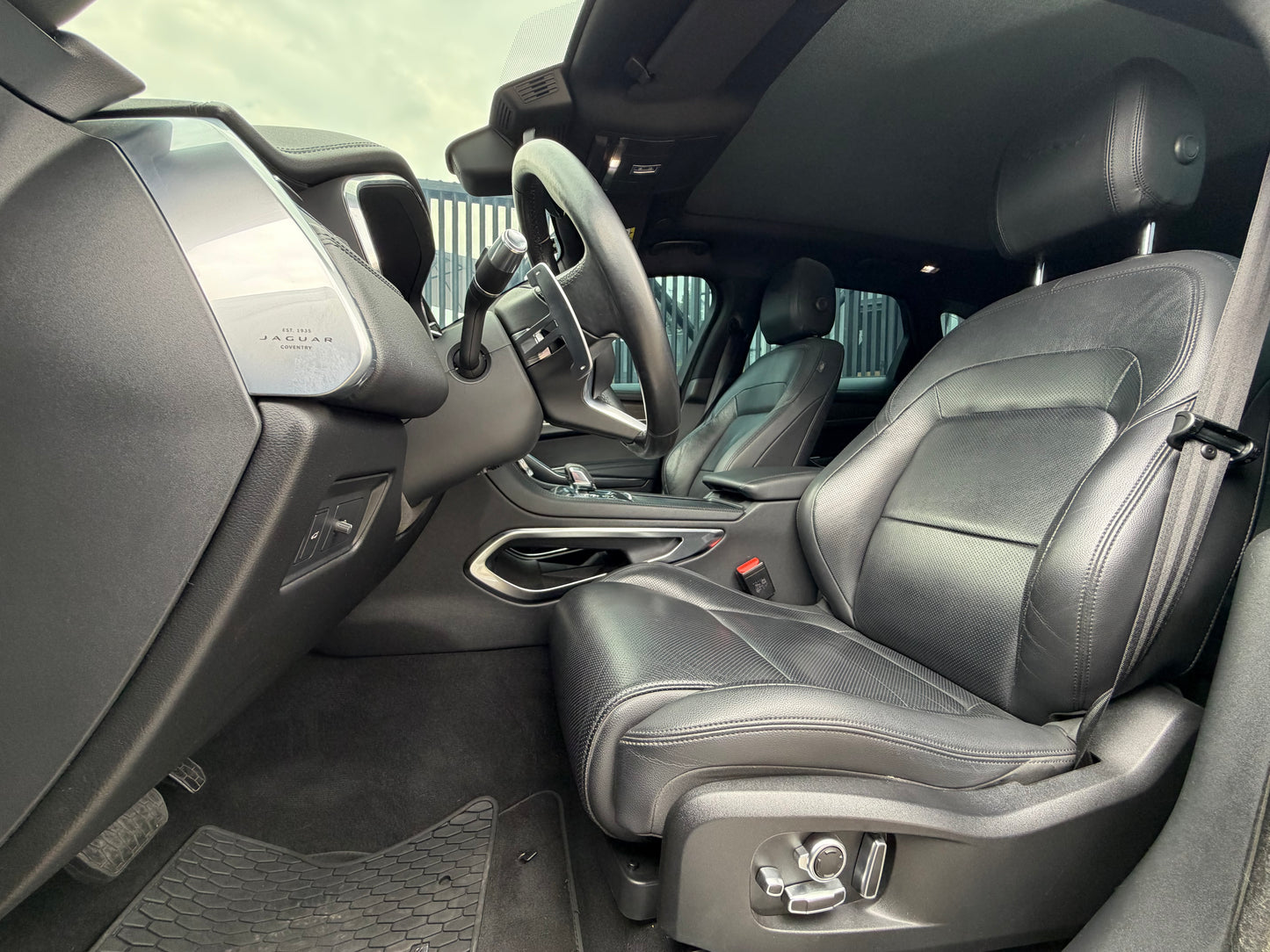 Jaguar F-Pace P400 MHEV Modelo 2021 - Autos 93