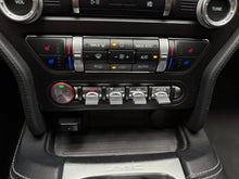 Cargar imagen en el visor de la galería, Ford Mustang GT Modelo 2021 - Autos 93
