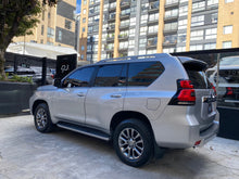 Cargar imagen en el visor de la galería, Toyota Land Cruiser Prado VXL Blindada Modelo 2018
